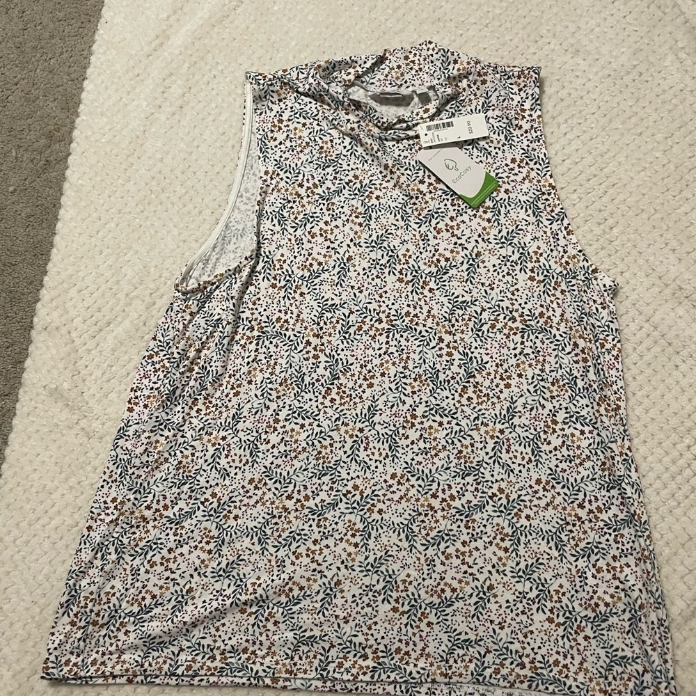 Reitmans White and Blue Floral Tank Top